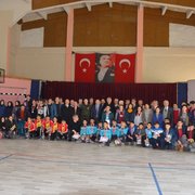 Of'ta Okul kış sporlarında şampiyonlar ödüllendirildi