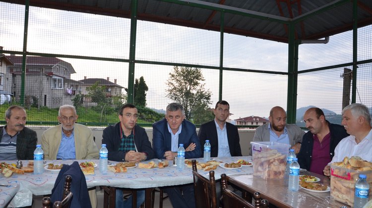 Ballıca Erkek Kur'an kursu öğrencileri iftarda buluştu