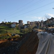 Cumhuriyet Mahallesi’nde Taş Duvar Yol Yapımı