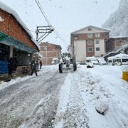 Of Belediyesi karla mücadeleyi 24 saat esasıyla sürdürüyor