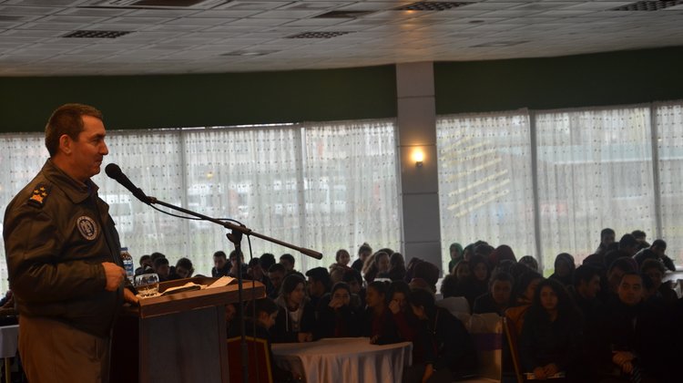 Havada Bir Oflu Korgeneral